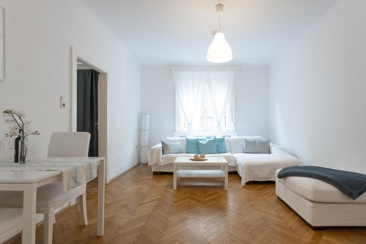 City Center Operastreet Apartment "Italy" فيينا المظهر الخارجي الصورة